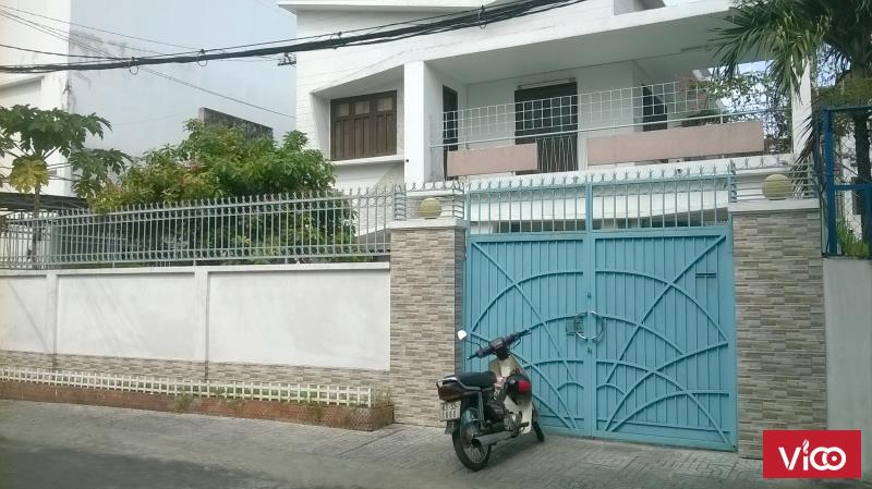 Cho thuê nhà dạng biệt thự xưa hẻm rộng 10m đường Trần Nhật Duật, Quận 1 13m x 24m, 1 lầu, sân vườn