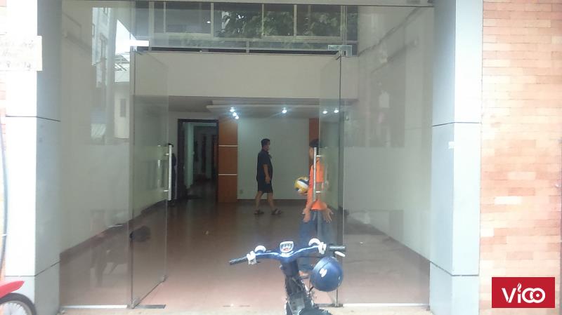 Nhà cho thuê nằm vị trí đẹp nga vòng xoay Hải Thượng Lãn Ông, gần Bưu điện Quận 5 DT 5x30m