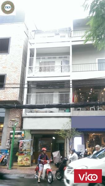 Nhà cho thuê nằm vị trí đẹp gần góc Đề Thám Trần Hưng Đạo,Quận 1. DT 5x20m