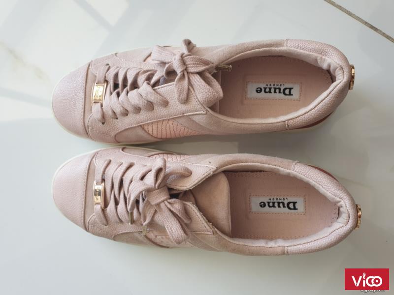Cần bán lại giày snecker nữ size 36