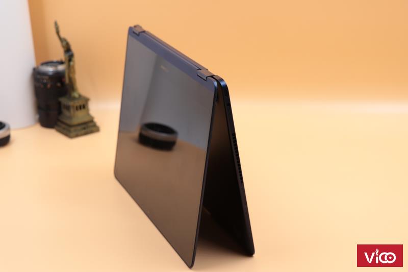 Cần bán Laptop Asus ZenBook Flip S UX370U Siêu mỏng,siêu nhẹ, hàng chính hãng.