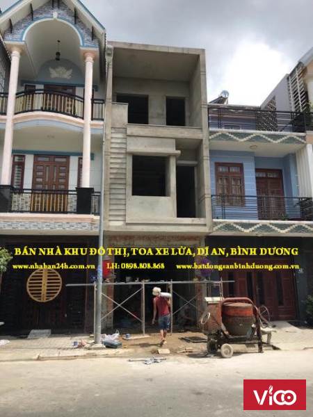 Bán nhà Toa Xe Dĩ An, DT 4 X 18M, Đường rộng 22m