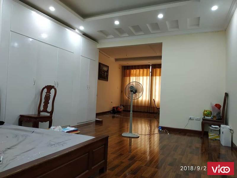 Bán nhà 5 tầng đẹp vào ở luôn phố Giảng Võ , 33m2, mặt tiền 4m, giá 3,1 tỷ,