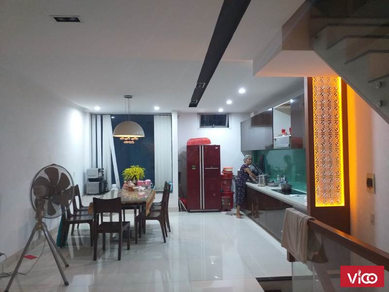 Cho thuê nhà mặt tiền Đoàn Khuê.