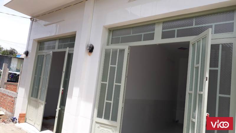 Bán nhà 1 trệt 1 lầu, khu dân cư đông đúc, an ninh