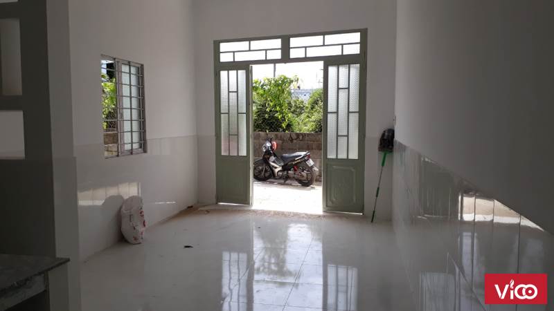 Bán nhà 1 trệt 1 lầu, khu dân cư đông đúc, an ninh