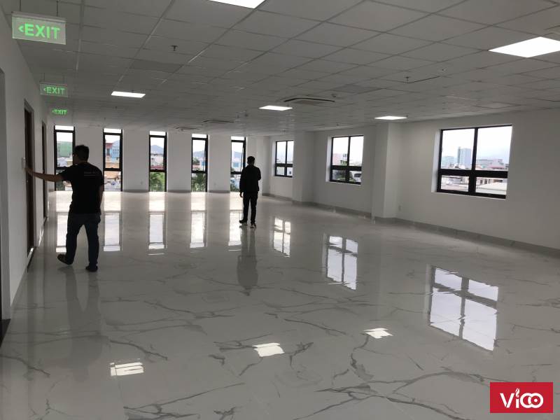 Cho thuê văn phòng tòa nhà Tùng Lâm Núi Thành, sàn cực đẹp