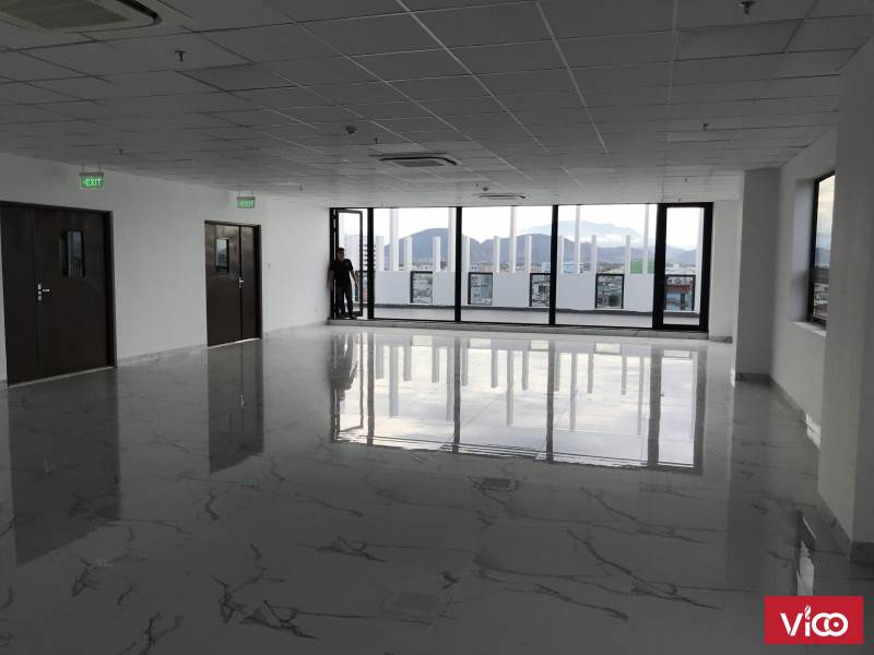 Cho thuê văn phòng tòa nhà Tùng Lâm Núi Thành, sàn cực đẹp