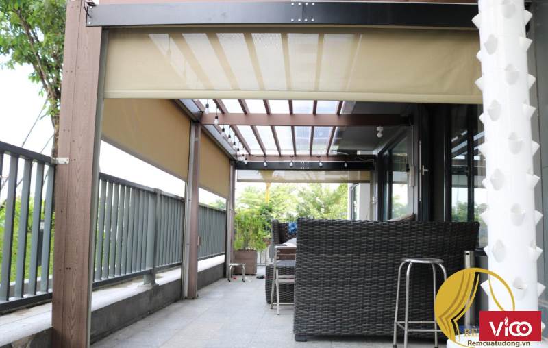 Rèm cuốn tự động ban công