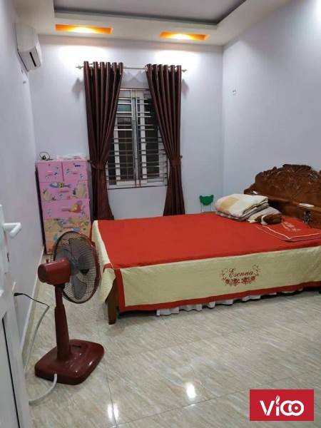 Bán gấp nhà phố Khâm Thiên, DT 28m2, 5 tầng, MT 4m, giá 2.9 tỷ