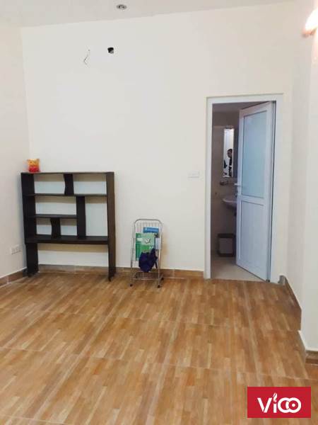 Nhỉnh 3 tỷ có ngay nhà Pháo Đài Láng 52m2 5 tầng, mới xây cực đẹp, gần phố