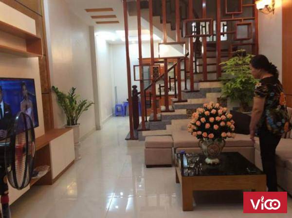 Nhà đẹp Phố Chùa Láng Đống Đa, dt 34m2x5t, mt4,16m, giá chỉ 3,2 tỷ.