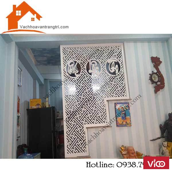 Vách ngăn hoa văn cầu thang cnc bằng gỗ không chiếm diện tích