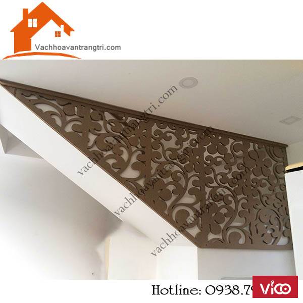 Vách ngăn hoa văn cầu thang cnc bằng gỗ không chiếm diện tích