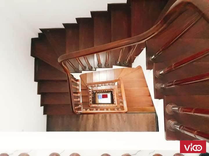 Bán nhà mới Kim Mã 42m 5 tầng ngõ thẳng cách phố 40m chỉ nhỉnh 4 tỷ