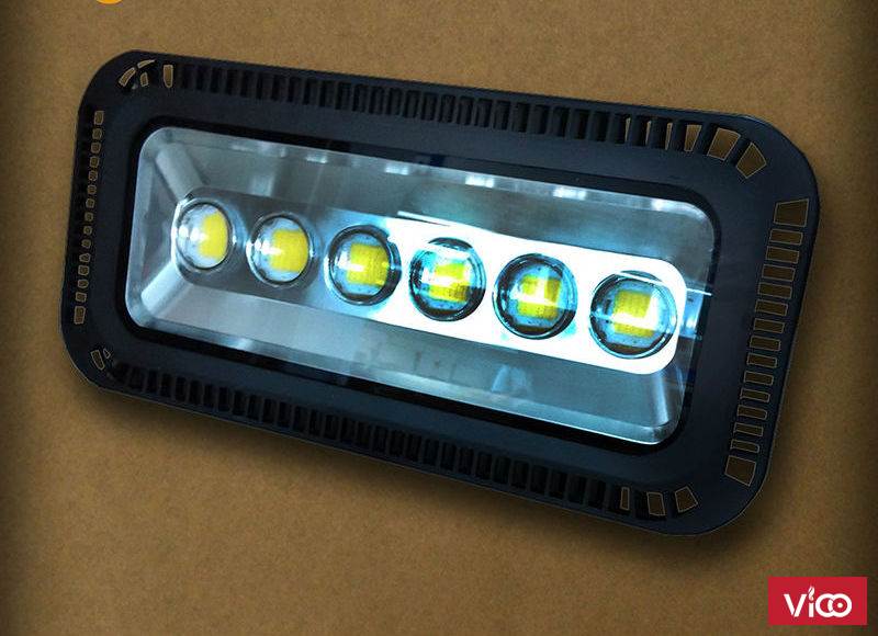 Đèn pha led công suất lớn 200W đủ 100% công suất