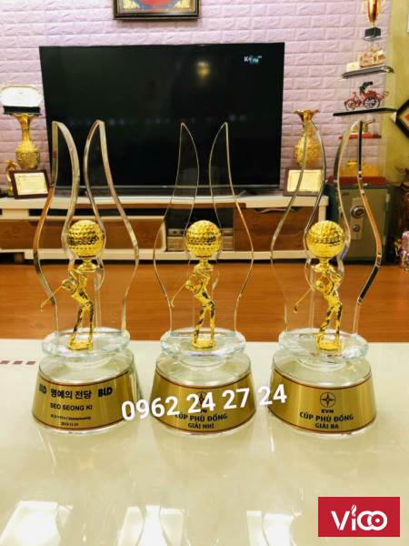 bán cúp thể thao uy tín, công ty chuyên cung cấp cúp golf bằng pha lê, cúp đồng giá rẻ