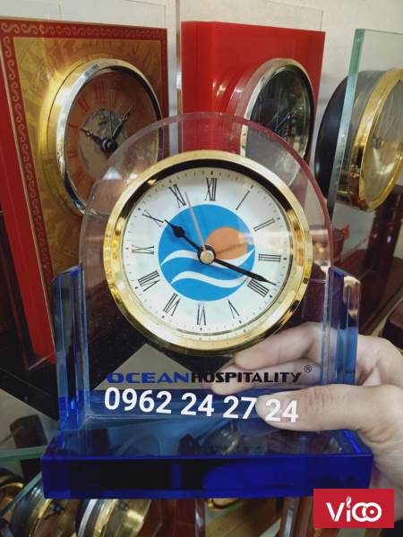 chỗ sản xuất đồng hồ để bàn làm quà tặng đại hội, bán đồng hồ kỷ niệm ngày quân đội