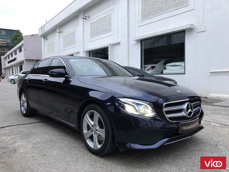 Bán xe Mercedes E250 đời 2017 màu Xanh Cavansite chạy 38000 km / 1 tỷ 879 triệu