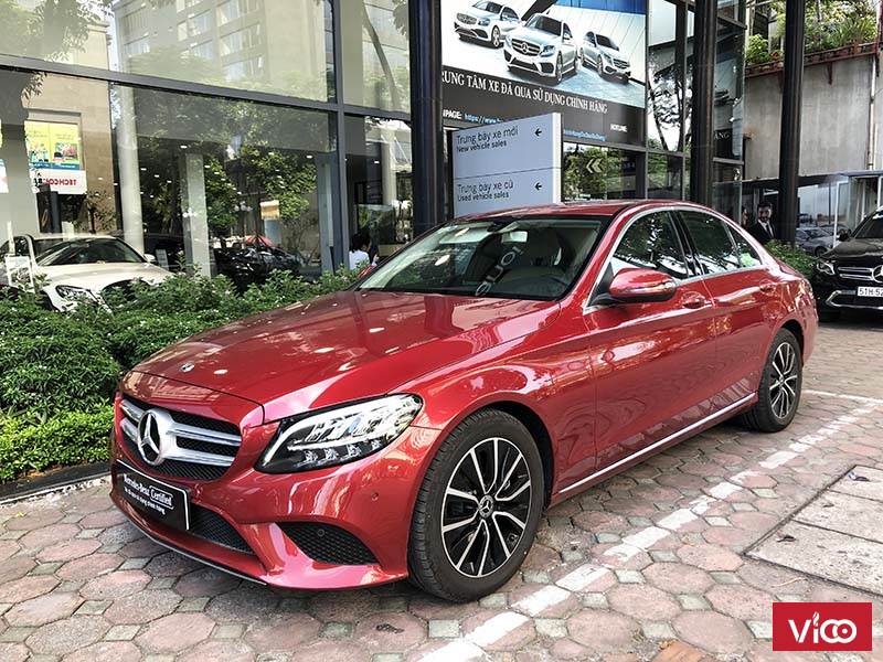 Xe Mercedes C200 Model 2019 màu Đỏ mới chạy 4359 Km 1 tỷ 399 triệu