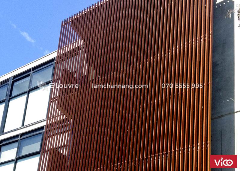 Lam nhôm giả gỗ Giải pháp chắn nắng vân gỗ phá cách