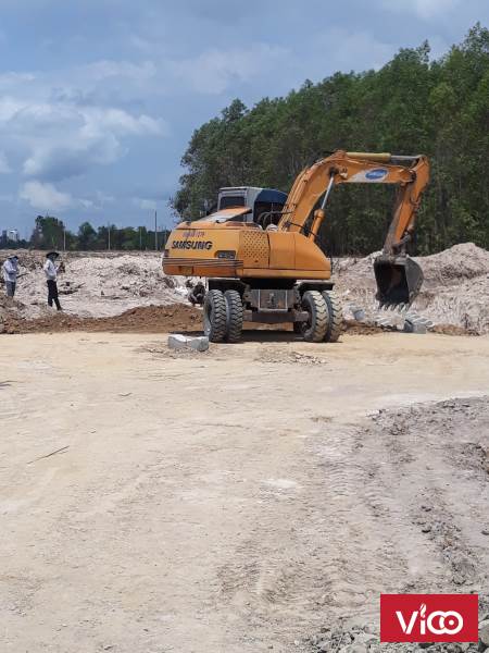 Đất góc 2 mặt tiền ngay chợ việt kiều, cách ql51 500, sang tên ngay giá 650tr/nền