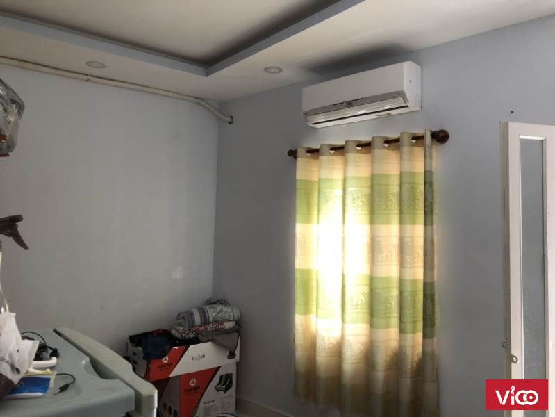 Nhà 4x10m 1 lầu giá 790tr ngay thị trấn Đức Hòa.lh 0765450234