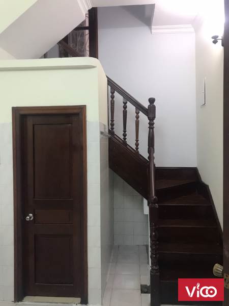 Cho thuê nhà ngõ 2/1 phố vũ thạch quận đống đa