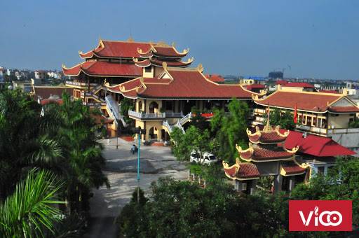 Du lịch các nơi thắng cảnh, tham thiền định huệ.