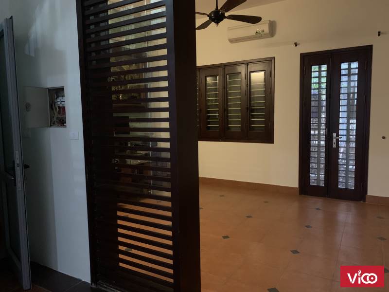 Cho thuê Liền kề Quốc Hội ngõ 252 Lương Thế Vinh,73mx5T, có Thang máy, để xe thoải mái