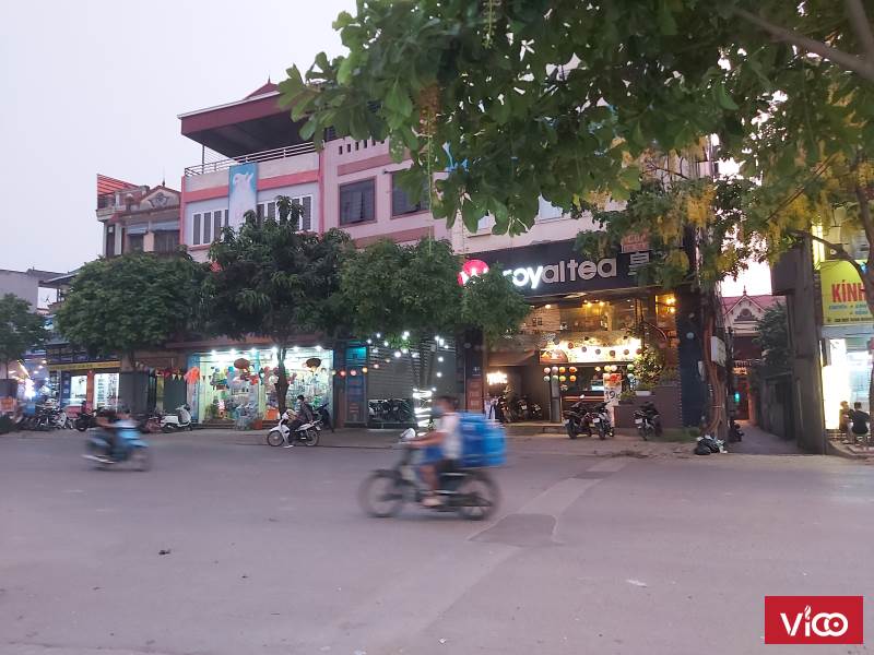 Cho thuê tòa nhà 110m2 x 6 tầng thang máy, mặt phố Ngô Xuân Quảng, Gia Lâm, Hà Nội