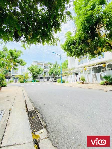 Cho thuê nhà 175m2 full nội thất Khang Điền 12tr