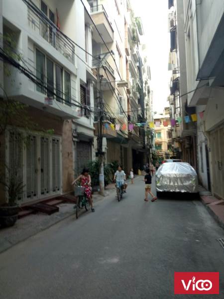 Cần bán nhà Lạc Long Quân diện tích 50m2, 4 tầng, 9,5 tỷ