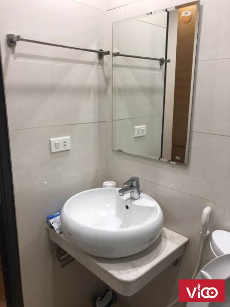 Cho thuê căn hộ tại chung cư F5 Phố Trung Kính, 3 ngủ, full 11tr