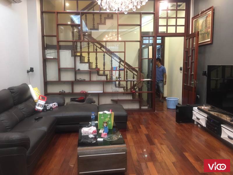 Cho thuê ngõ 80 Trung Kính, Cầu Giấy Dt 70m2 4.5 tầng, ngõ oto. Giá 24 triệu