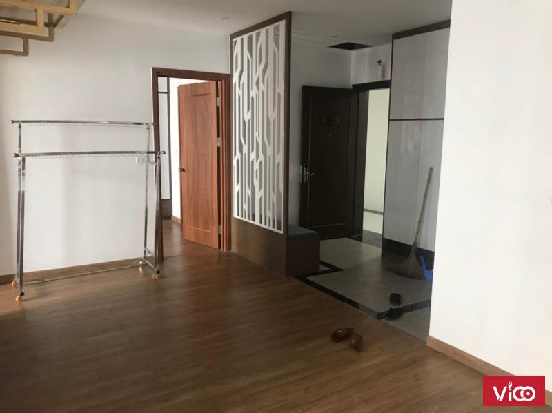0975897169 cắt lỗ 700 triệu căn 3PN 102m2, full nội thất, giá 2.75 tỷ tại The Emerald