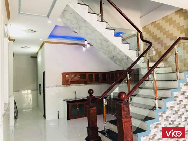 Chủ kinh doanh cần bán đường Đất Thánh, Tân Bình 1 trệt 3 lầu giá 5.5 tỷ.