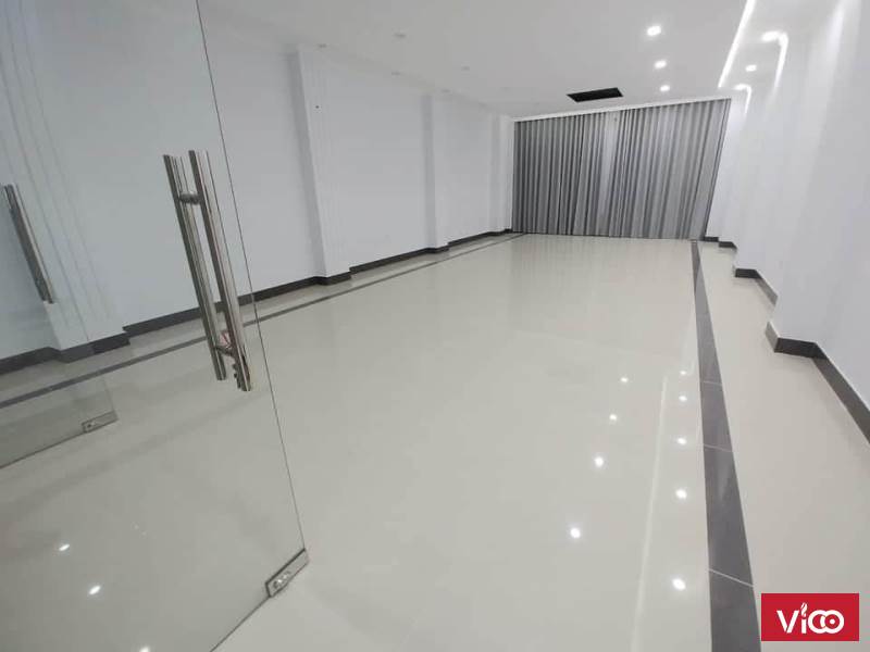 CC Bán nhà Mặt Phố khu Cầu giấy 65m 2 Tầng, lô góc vỉa hè 4m giá 19 tỷ