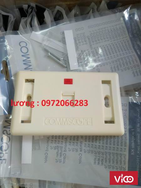 Faceplate Mặt nạ outlet 1 cổng Commscope 2723681