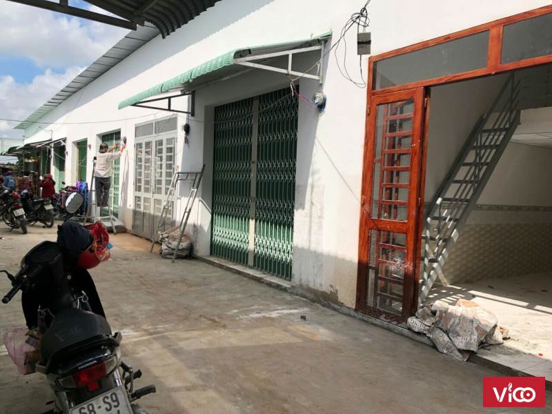 Bán nhà 320tr dt 4x10,5x10 gồm 1 trệt,1 lững,1 wc giáp hóc môn,gần phúc sinh