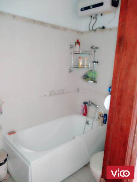 Bán nhà Hồ Đắc Di, DT 75m2 x 3 tầng, ngõ thông, ô tô vào, giá 8.6 tỷ.