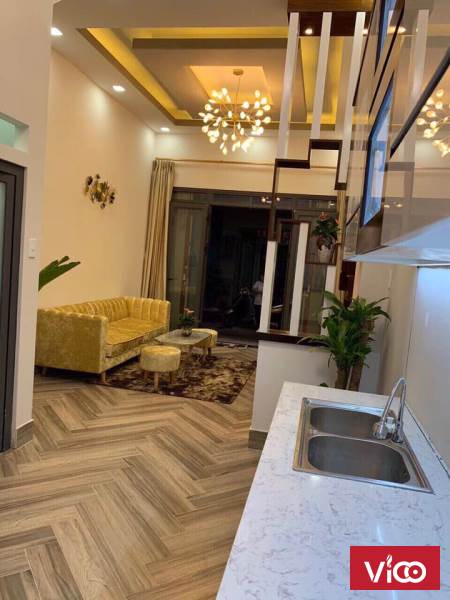 Bán gấp nhà đẹp Nguyễn Chí Thanh, Quận 10, tặng nội thất cao cấp chỉ với giá 2,6 tỷ