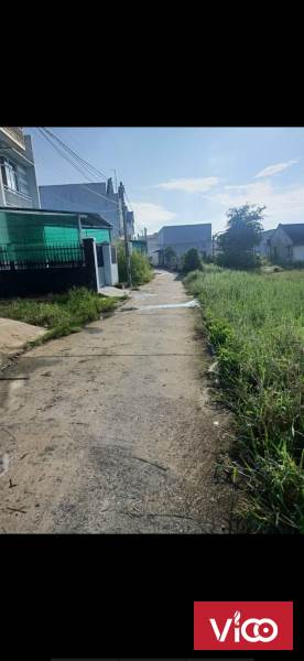 nhà 2 lầu thị trấn cần giuộc đường oto
