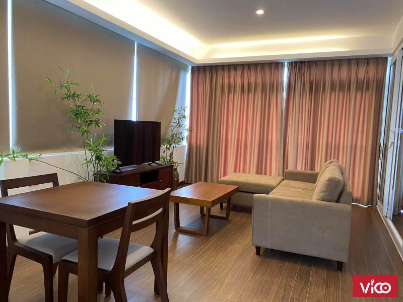 Phố Tây Tô Ngọc Vân S 80m2, 8 tầng, thang máy. Ô tô đỗ cửa. View hồ thoáng mát.