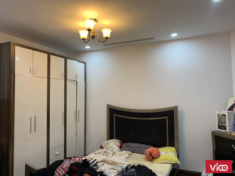 Nhượng lại căn hộ Royal City 148 m2, 3 ngủ, giá 6 tỷ ở R1 chung cư Royal City. Lh 0969.359.685