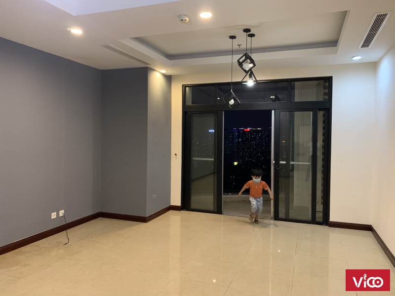 Chính chủ cần bán căn hộ Royal city, 2 ngủ, 102 m2, giá 3.850 tỷ. LH 0969.359.685