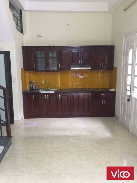 Bán nhà 14 ngõ 180 Hoàng Quốc Việt. 40m2. Lô góc. Xem ngay