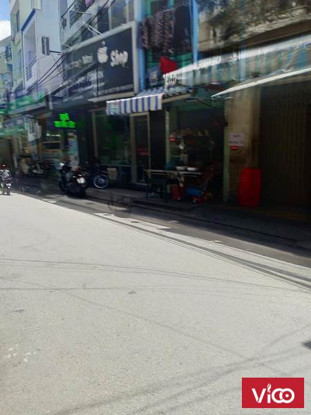 NHÀ 140M2 HXH 1XẸT CÁCH 1 CĂN RA HUỲNH VĂN BÁNH, PHÚ NHUẬN.