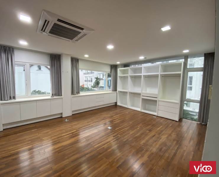 Cho thuê nguyên căn 4 tấm.