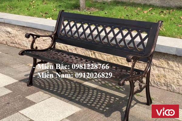 Làm thế nào để xóa vết rỉ sét trên ghế sắt công viên ngoài trời